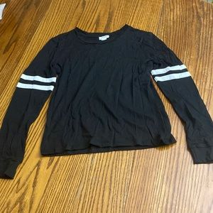 Forever 21 stylish black long sleeve! Women’s 13-14.